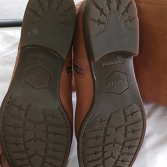 Born Women's Brown Leather Boots - Picture 5 of 9